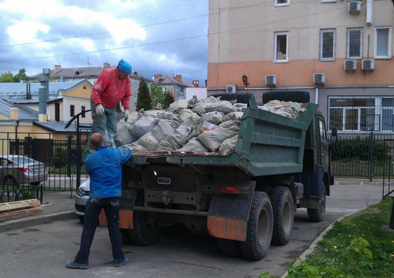 Вывоз мусора из новостройки в Вятских Поляне – ПроМусор, контейнеры, уборка и грузчики от 2132 руб
