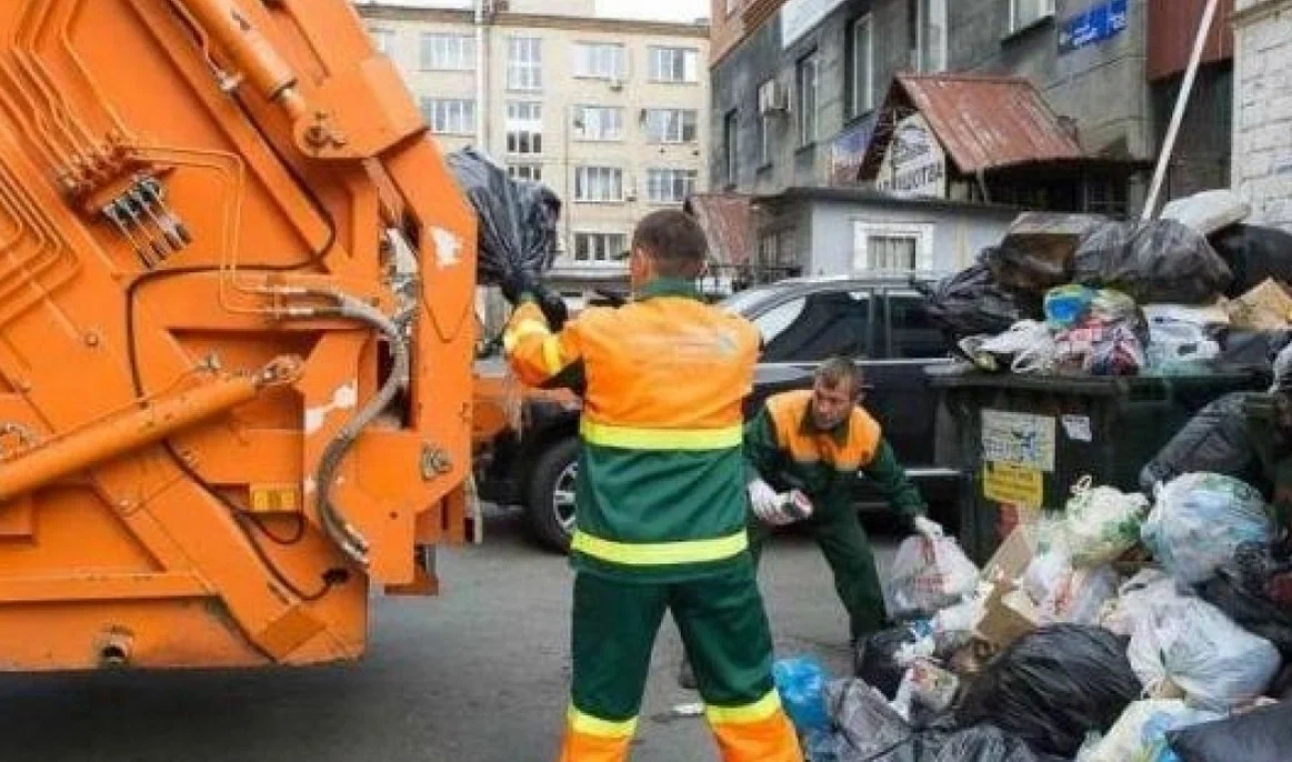 Срочный вывоз мусора в Вятских Поляне от ПроМусор — заказ день в день от 2893 руб., грузчики, цена