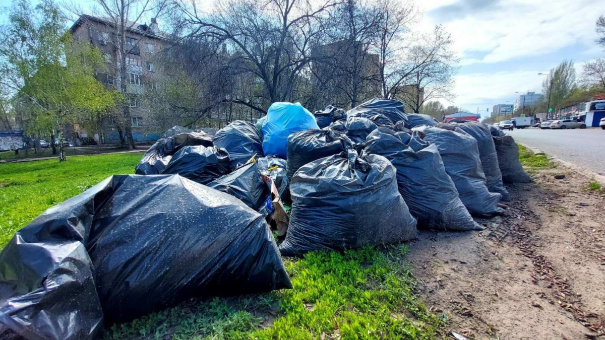 Вывоз и утилизация мусора после субботника в Вятских Поляне в октябре