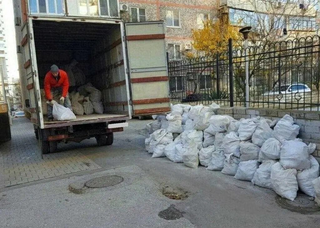 Вывоз мусора после переезда в Вятских Поляне в октябре