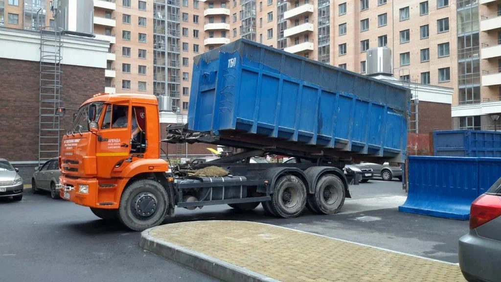Аренда пухто для вывоза строительного и бытового мусора в Вятских Поляне в октябре