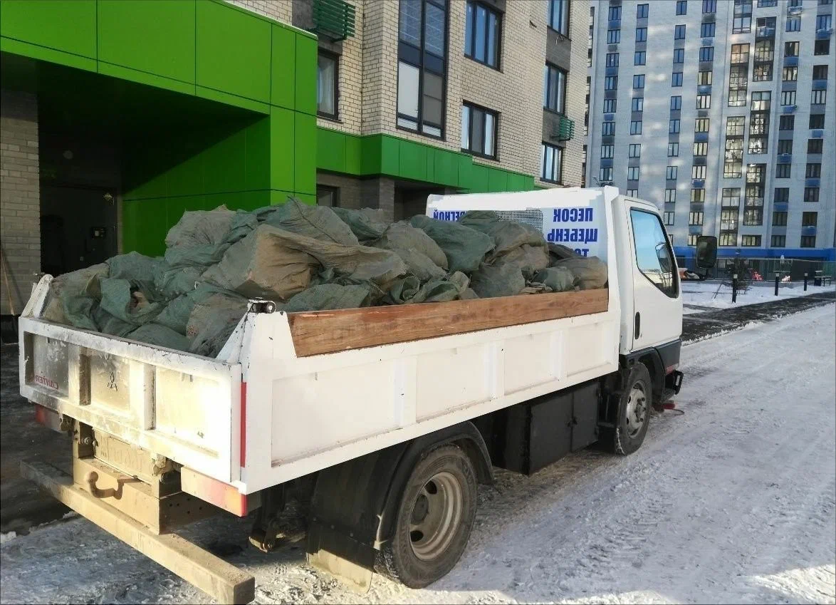 Вывоз мусора грузовым фургоном 3 тонны в Вятских Поляне — цена от 1370 руб., ПроМусор