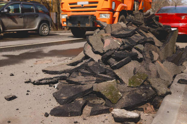 Вывоз асфальтового скола с утилизацией в Вятских Поляне в октябре