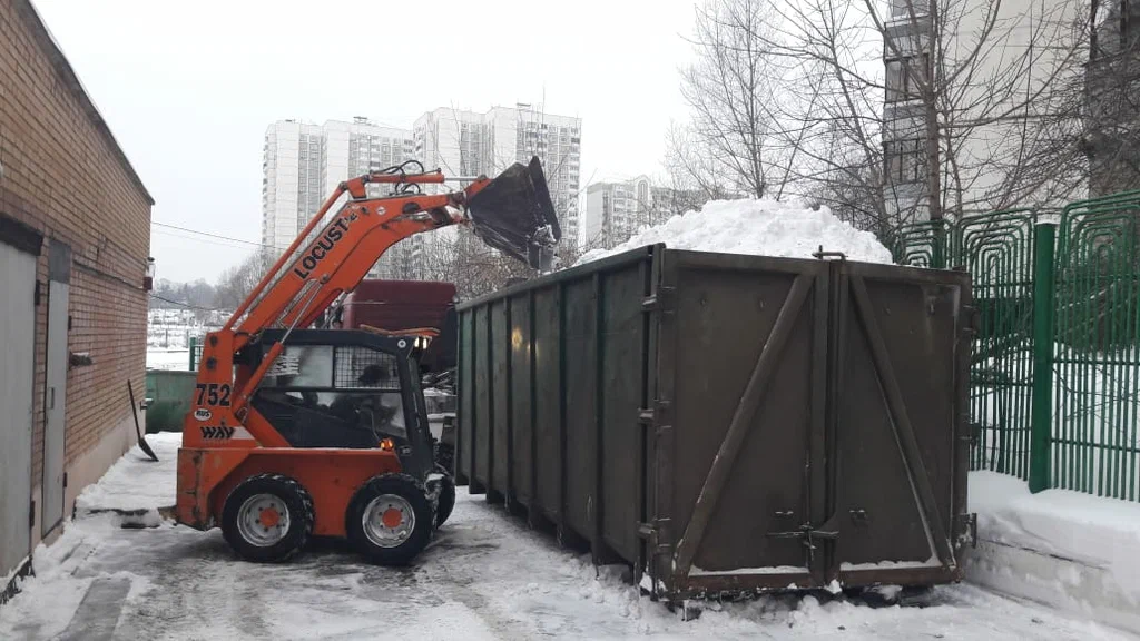 Вывоз снега контейнерами в Вятских Поляне — цена от 3248 руб., заказать контейнер для снега в ПроМусор